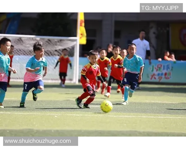 足球明星与粉丝亲密合照展现温暖瞬间共同分享足球的热情与梦想